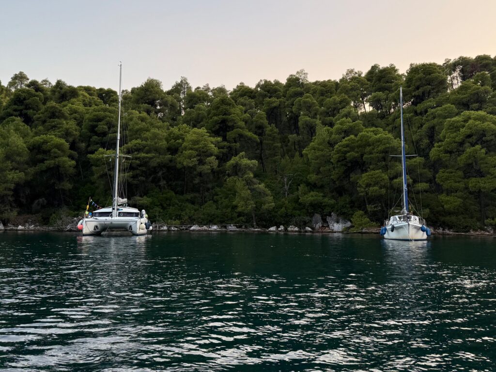 Moored together icthis d3